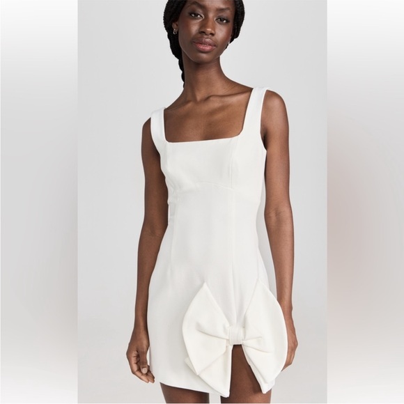 Elliatt Dresses & Skirts - ELLIATT Rays Dress White Bow Square Neck Sleeveless Back Zip Party Date Sz L